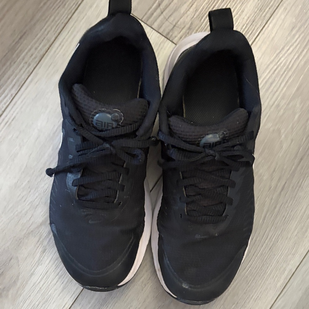 Nike Men's Black Athletic Shoes